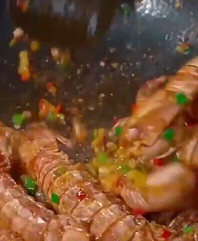 1701863883667698.gif 2.gif