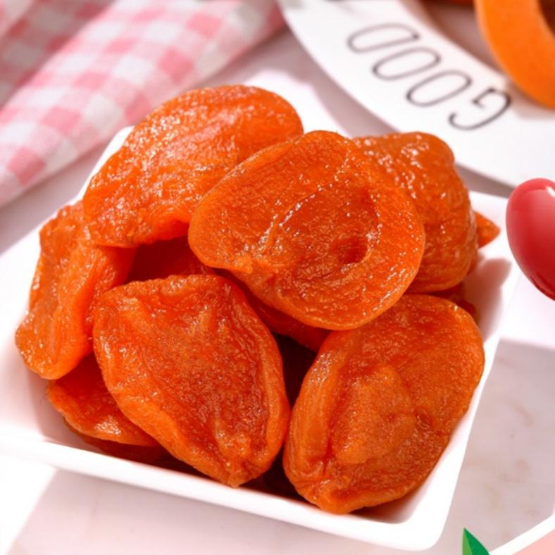 台灣有機杏桃乾，選用台農11號—“杏桃”製作，低溫烘焙製成，0糖0添加，果肉Q軟，酸甜有嚼勁，滿滿維生素，營養豐富又好吃！